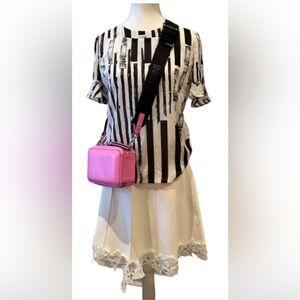 NWOT Chic Women Short Sleeve Top Black & White Stripes Sz Small